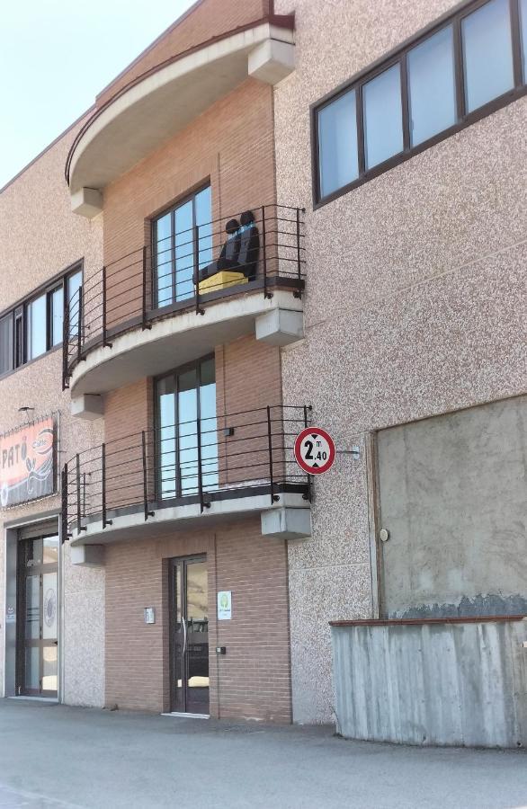 Twin House Tito Exterior foto